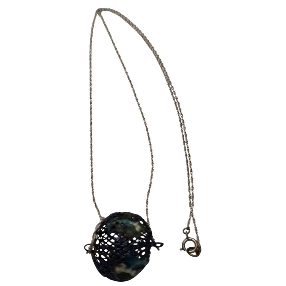Vintage Dainty Silvertone Mesh Ball Necklace with Enamel Sections (A9055)